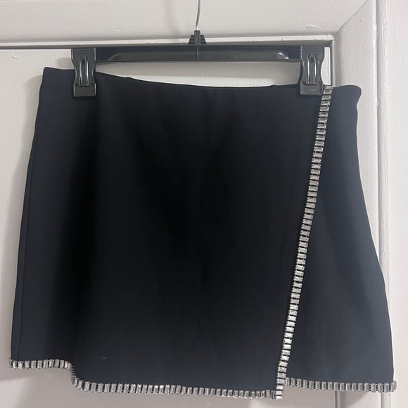 Abercrombie high rise wrap skort with rhinestone details - Picture 3 of 6